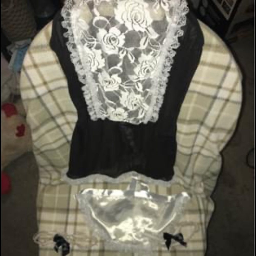 French/Maid Cosplay